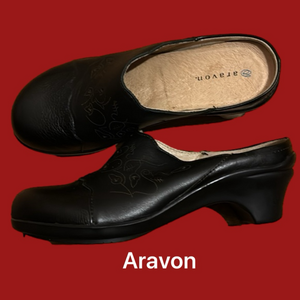 Black leather Aravon Clogs 7.5 B New Without Box
